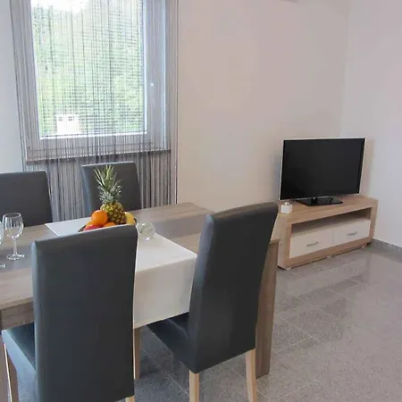 Apartment Two-bedroom In Malinska/insel Krk 13080 *